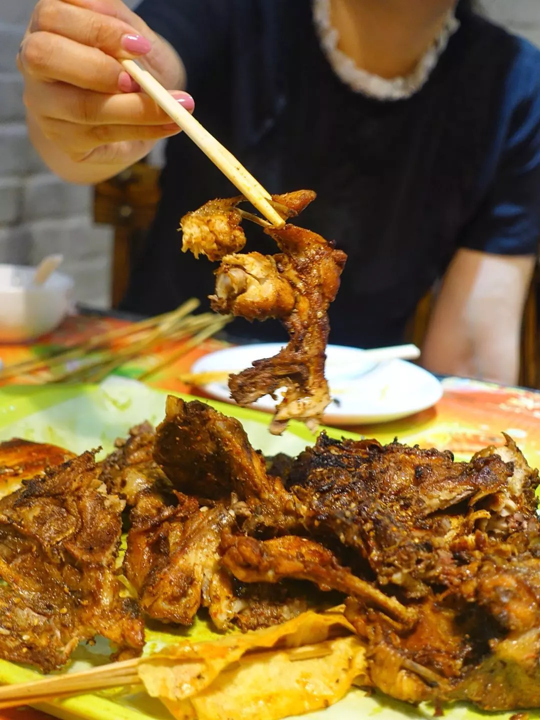 东北特色烤鸡架,夏天撸串烧烤打卡处