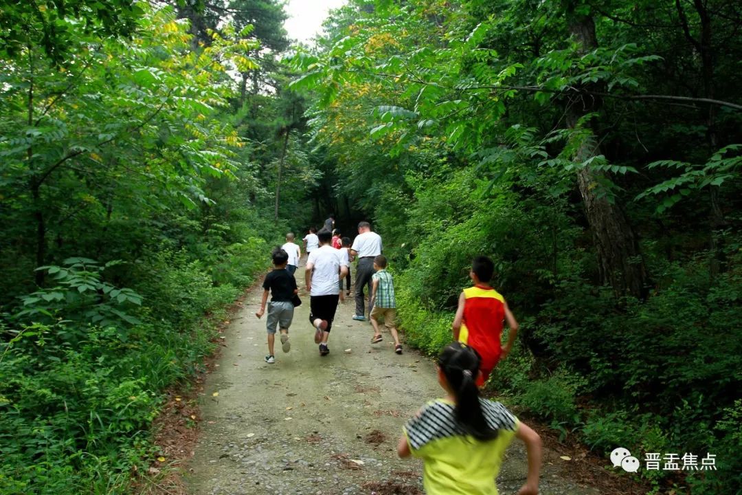 晋盂焦点盂县国学翰林堂走进诸龙山森林公园开设回归自然生态课