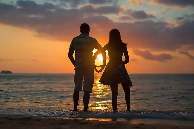选择一对海边情侣,测你们的爱情能天长地久吗?