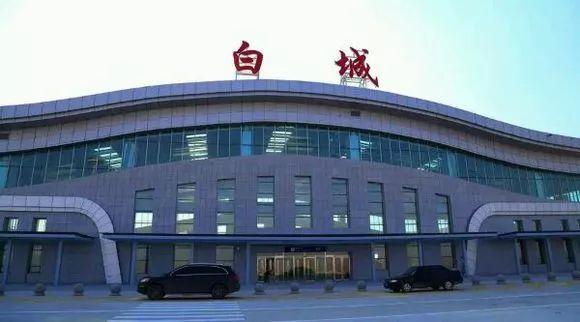 吉林省市级gdp排名_这个地级市,GDP超过吉林省,比世界上100多个国家高(3)