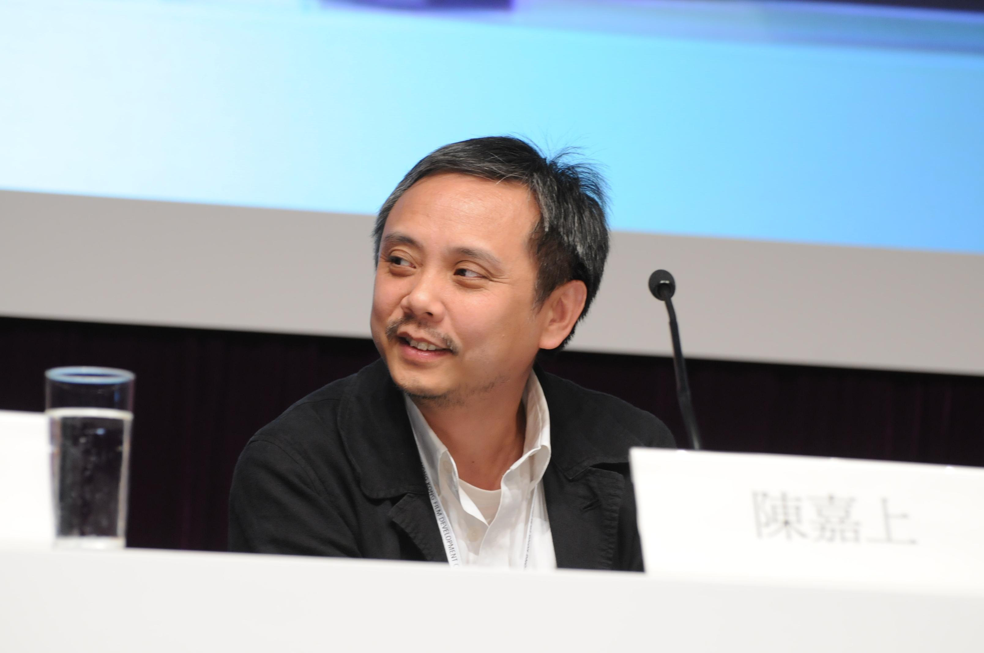 朱亚文和导演刘伟强在片场最来电 电影《建军大业》让观众看得痴迷-搜狐娱乐