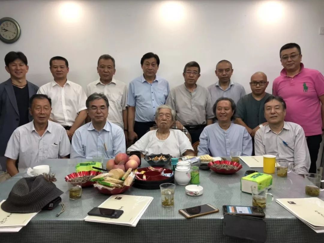 陪同高木圣雨拜会林鹏 日本谦慎书道会理事长高木圣雨先生携日本《读