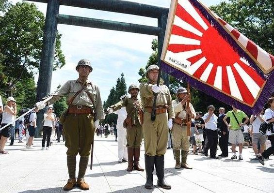 娱乐 正文  日本军旗不同于日本国旗,日本军旗又称为旭日旗,带有红日