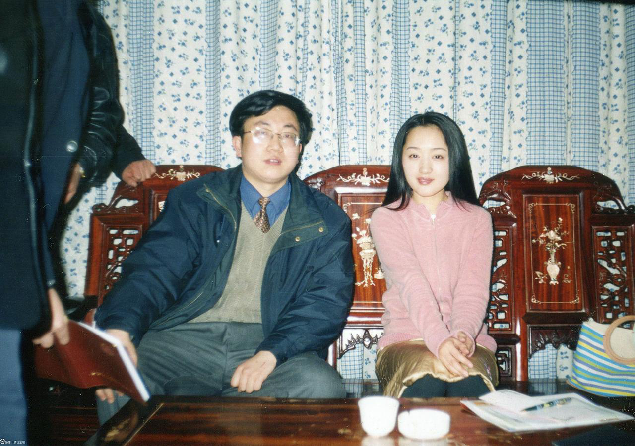 一组杨钰莹四年前现场抓拍高清美照，四十岁的童颜女神名不虚传