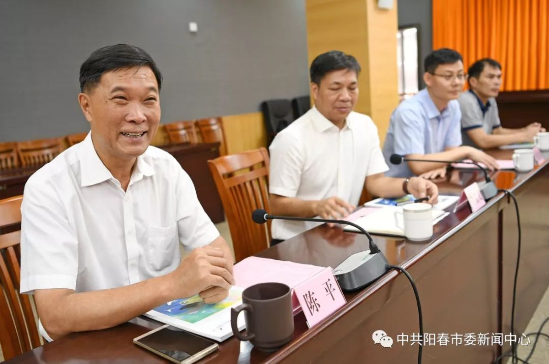 8月3日上午,阳春市委书记陈平在市政府一楼会议室会见了专程前来考察