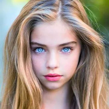 pentovich shirley temple anastasia mackenzie foy 她们大多是童星