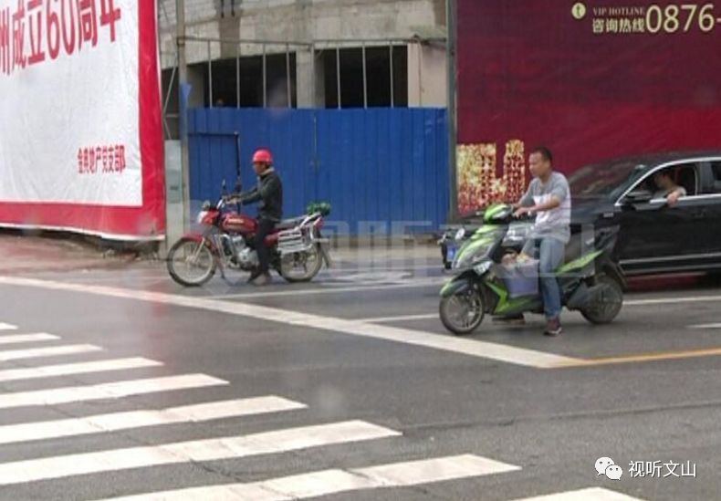 【视频】上饶一名老汉骑电动车左转被撞飞,当场身亡!