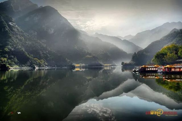 西安最壮美景色,是大风晴雨过后,南边那一抹青黛秦岭.