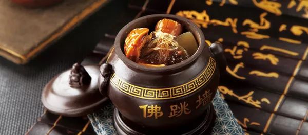 入选人气必吃菜8道福州本地特色菜则分别是: 佛跳墙,荔枝肉,芋泥,锅边