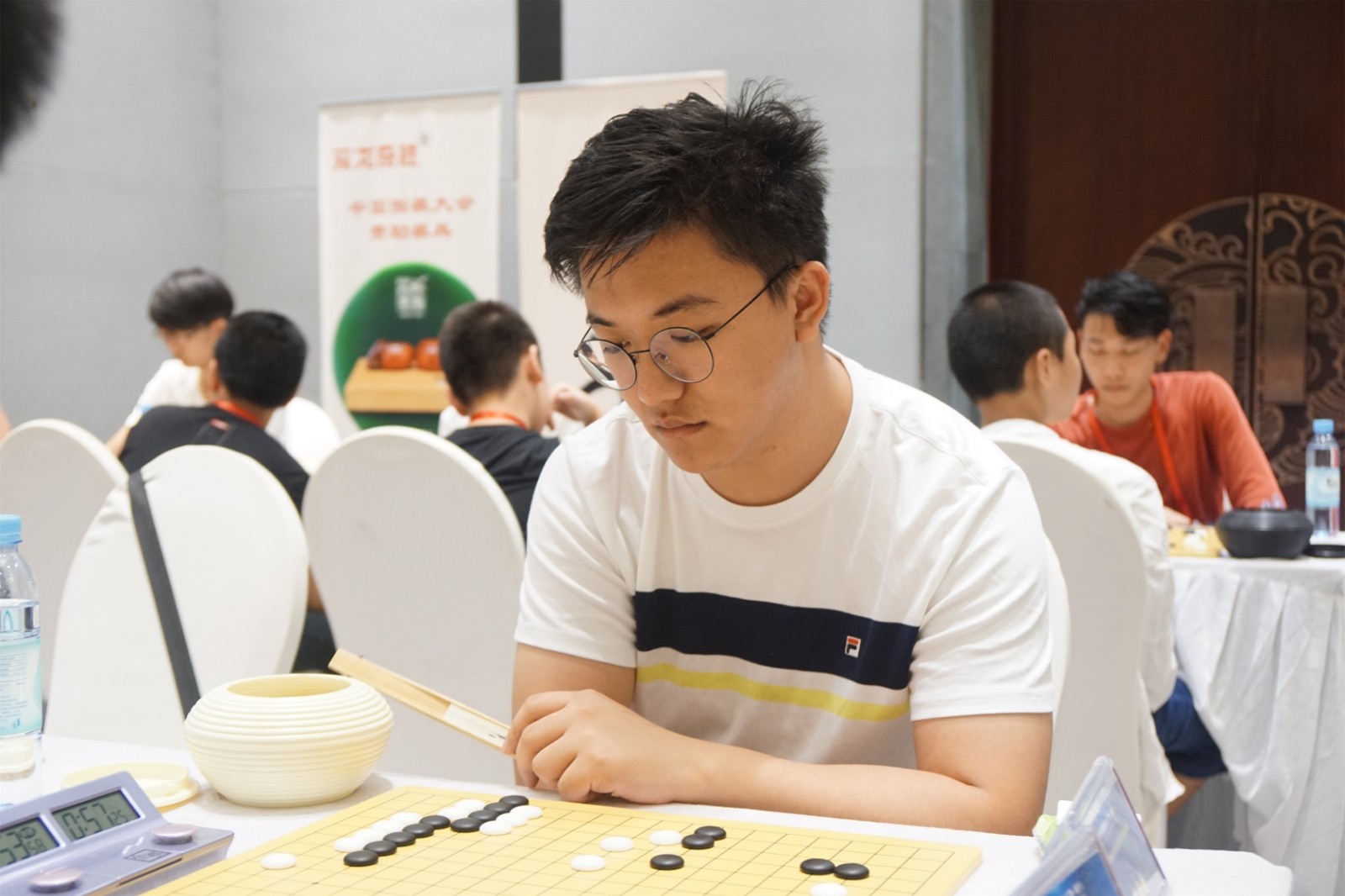 围棋高考众生相300多位棋手同台竞技