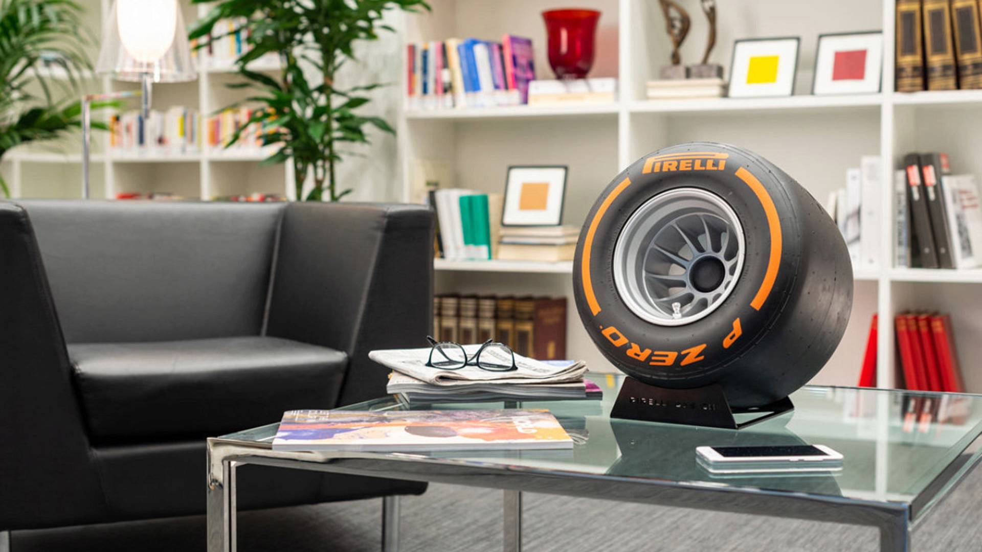 F1赛车用的彩色轮胎，现在你也能买到了_车家号_发现车生活_汽车之家