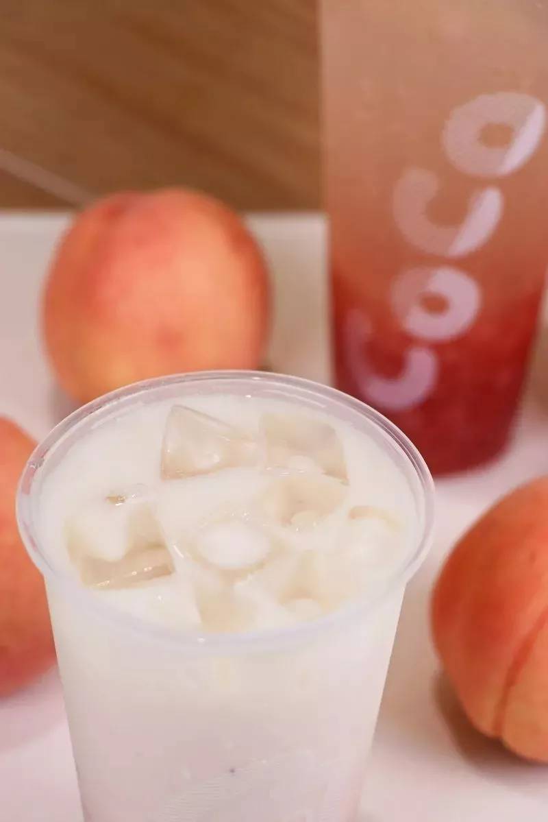 桃桃酸奶 桃子和酸奶配合起来做冷饮也出乎意料地好喝,热衷于奶味口感