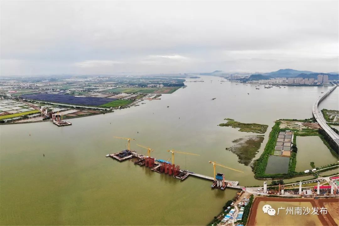 预计明年6月底合龙南沙港铁路龙穴南水道特大桥进展迅速