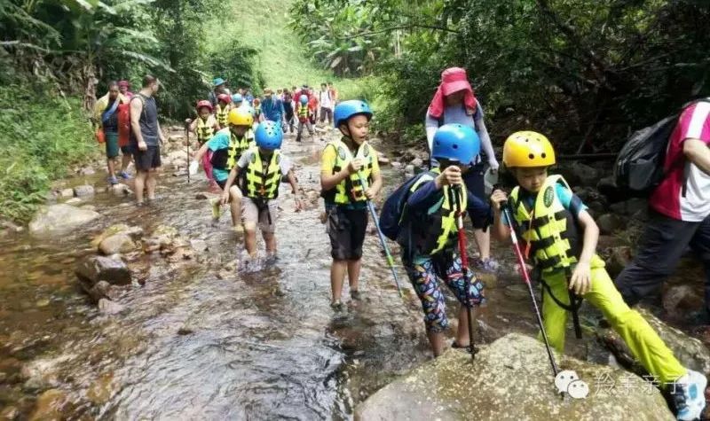 九连山原始森林度假村溯溪探险之旅