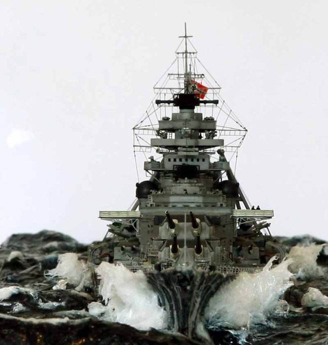 俾斯麦号战列舰击沉英国海军的骄傲被丘吉尔下达围杀令