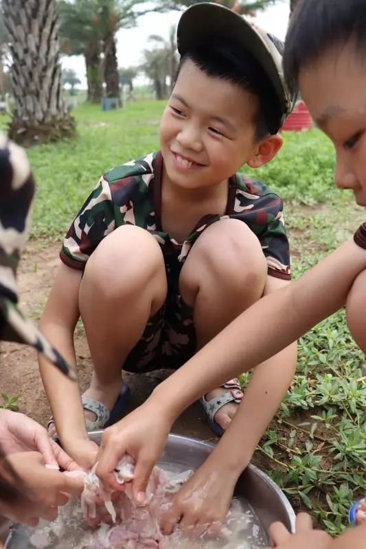 锐虎少年特种兵崭新的翩翩少年结营了