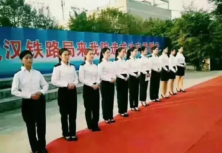 郑州高铁招聘_商丘高铁乘务员学校 商丘高铁学校(3)