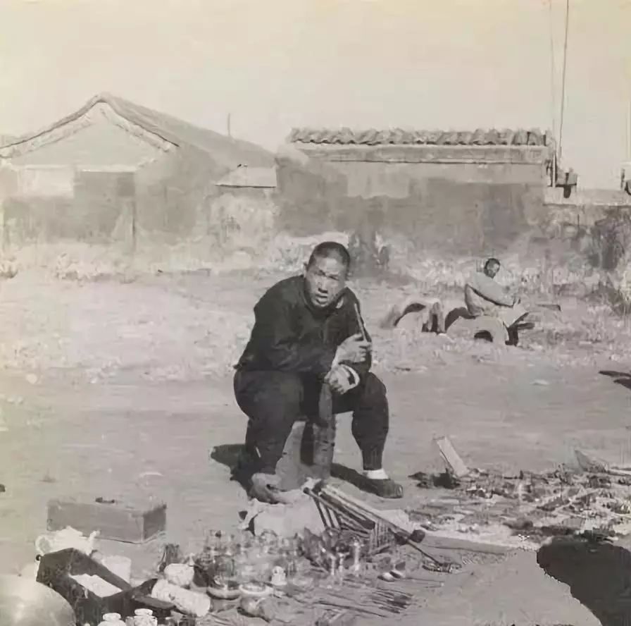 100年前的北京地摊老照片,了解他们的"生意经"