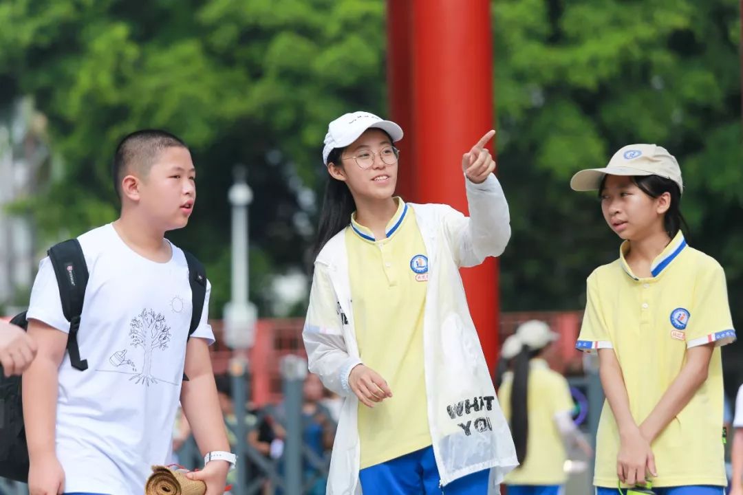 晋安校区 董梦婷同时,在与五年级同学的朝夕相处中,我看到了他们