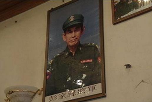 从士兵到主席，受万人唾骂，又受万人崇敬，他把自己当成中国人