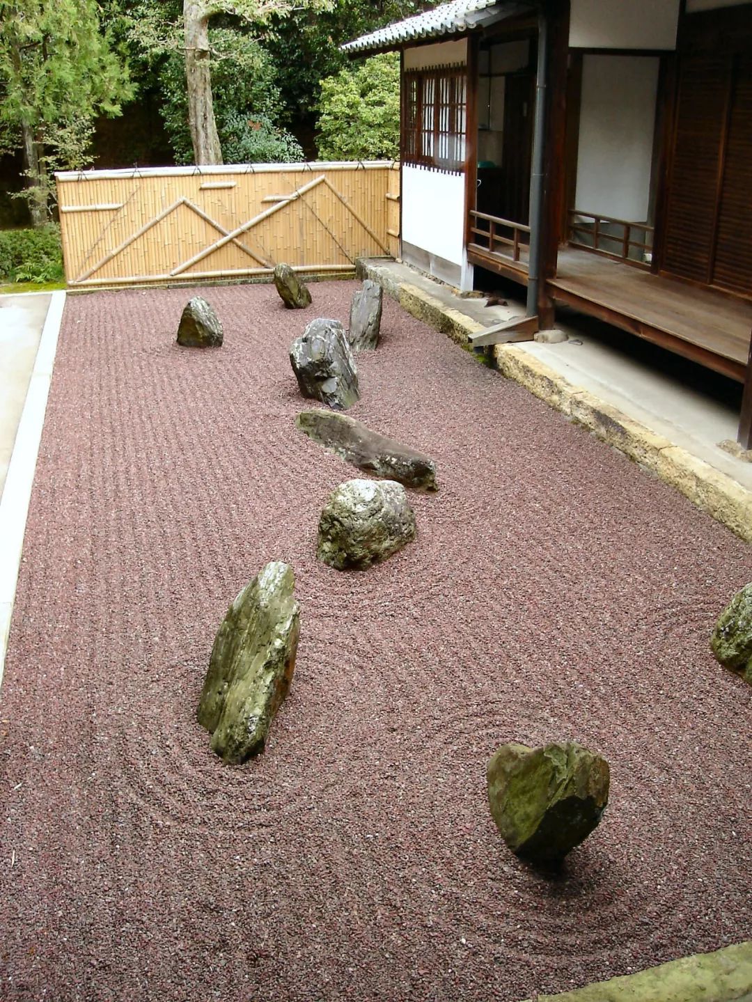 私宅中的日本枯山水—重森三玲庭园美术馆 - 知乎