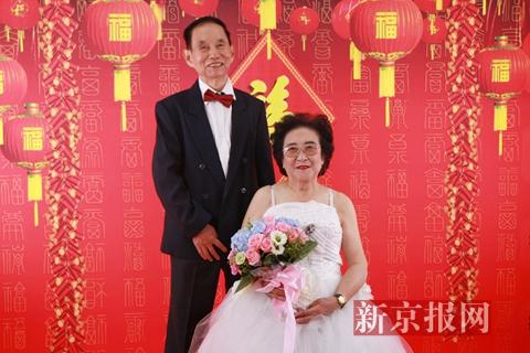 金婚婚纱摄影_老人金婚摄影图片(3)