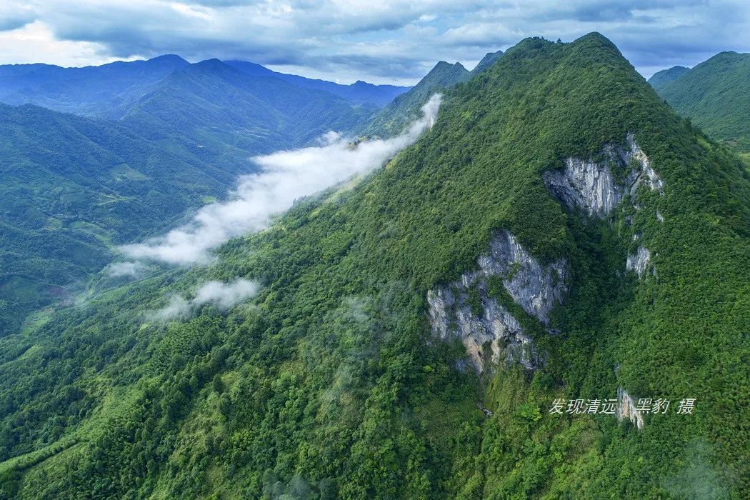 航拍清远大山深处的悬崖村,云雾缭绕美得不象话!