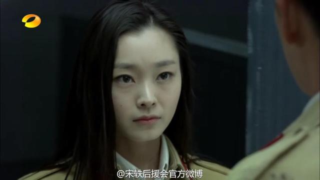 于曼丽婚纱_于曼丽婚纱照(3)