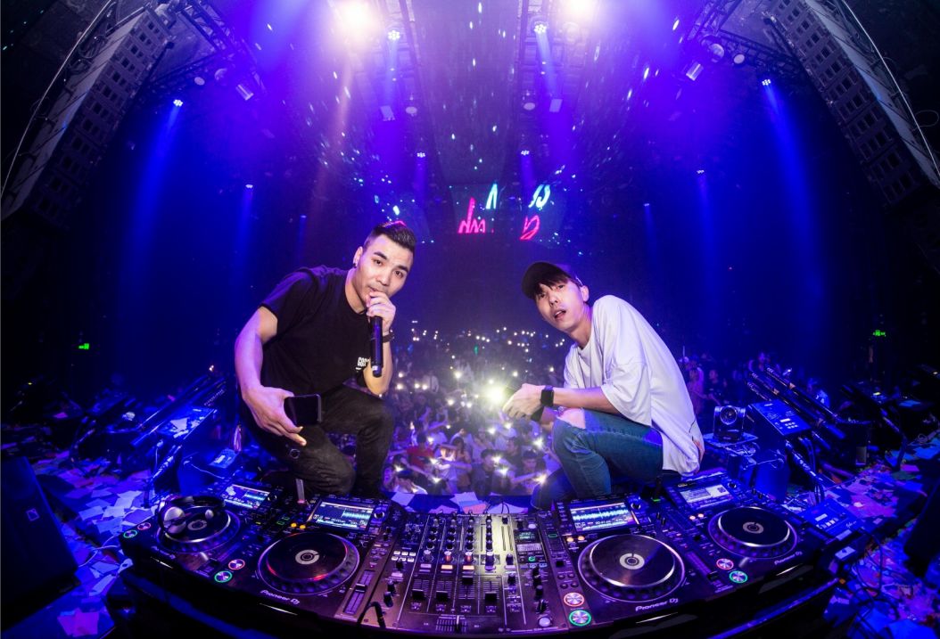 曾与百大dj w&w ,vanai,tjr,ummet ozcan,quintino,brooks,jay hard