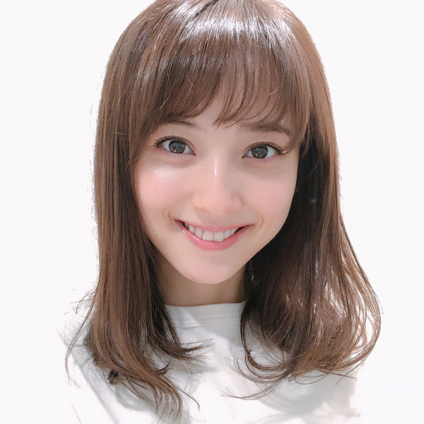 30岁的佐佐木希被评为日本素颜最美人18岁的少女肌我相当服气