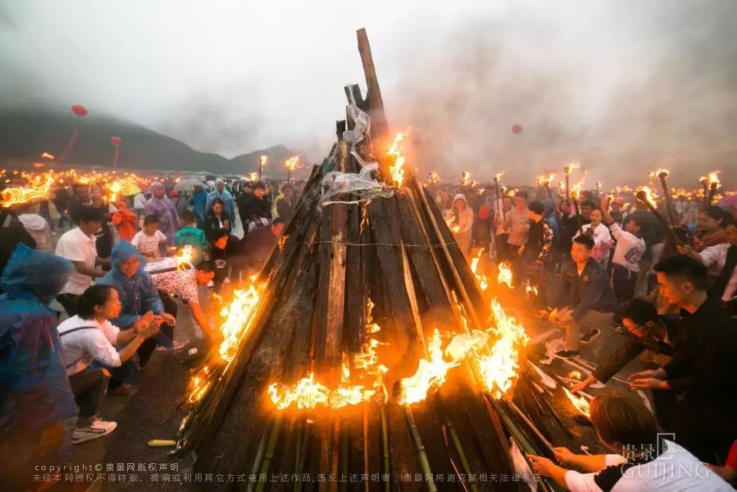 贵州大方:彝族同胞欢度传统火把节