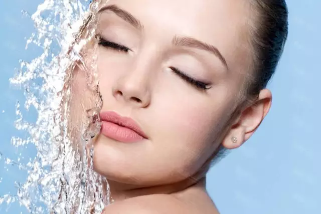 日本10大顶级化妆水告诉你：化妆水和爽肤水到底有啥区别！？