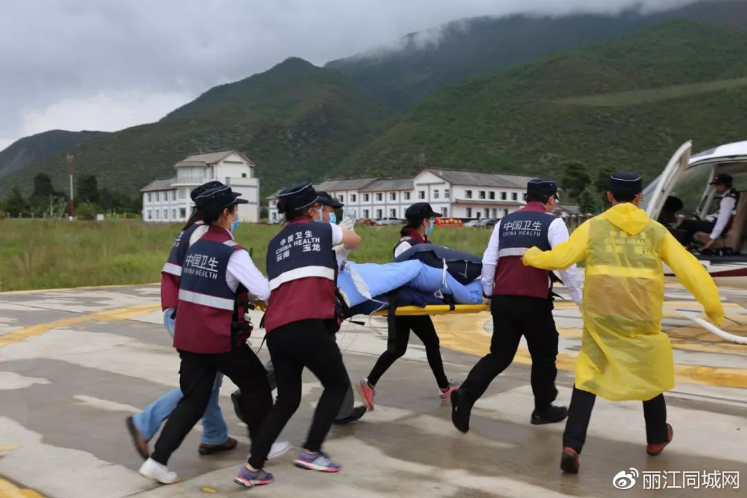 市卫计委2018年地震应急演练在风雨中举行直升机首次参加救援