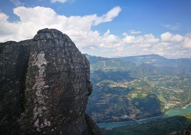 武隆白马山露营基,不仅凉快景色视野好