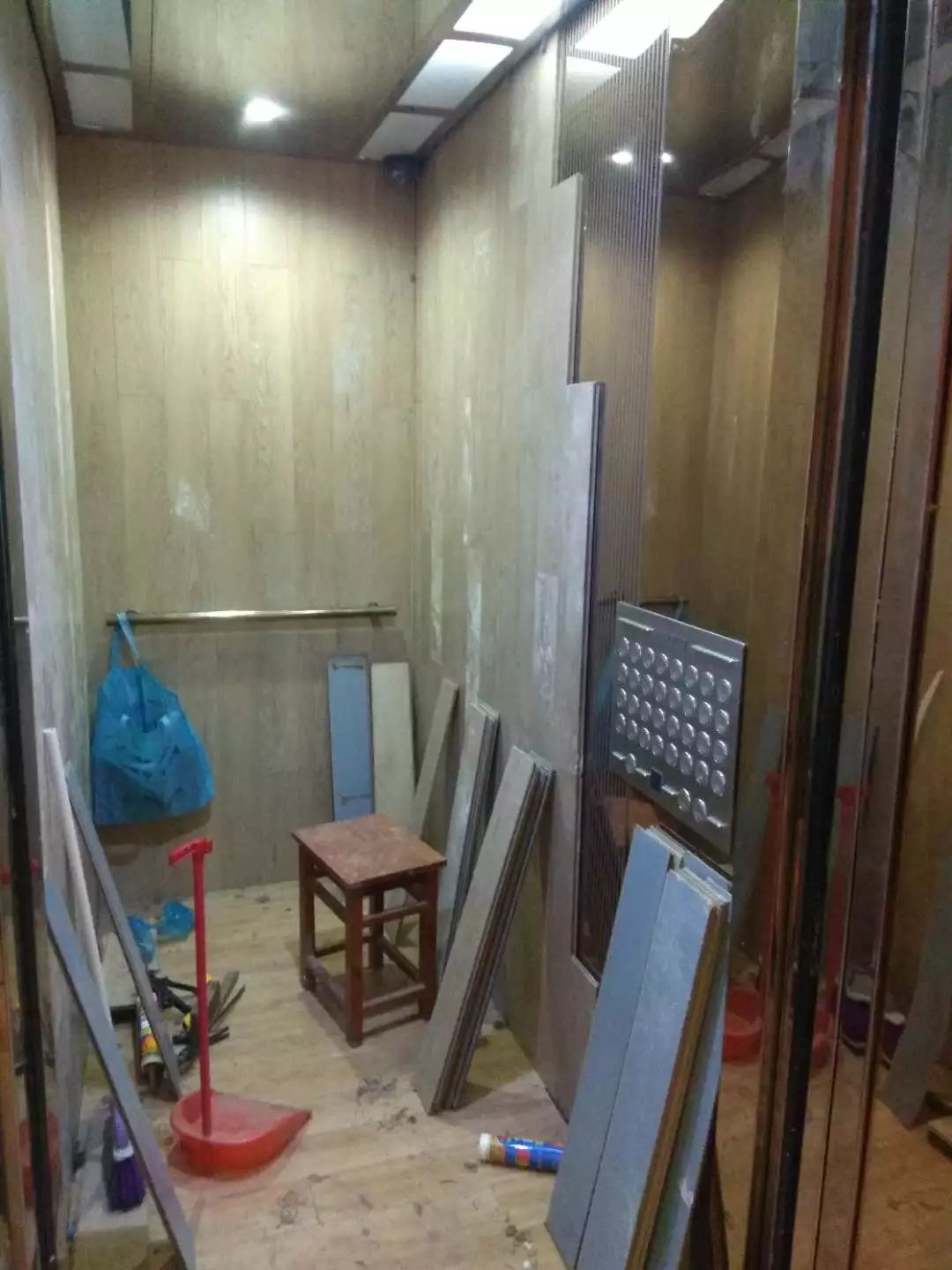 工程部对电梯成品保护