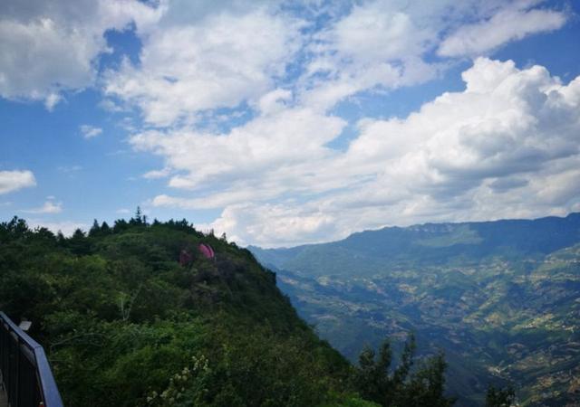 武隆白马山露营基,不仅凉快景色视野好