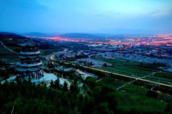 宁夏深度贫困地区经济总量小_宁夏东麓地区地图