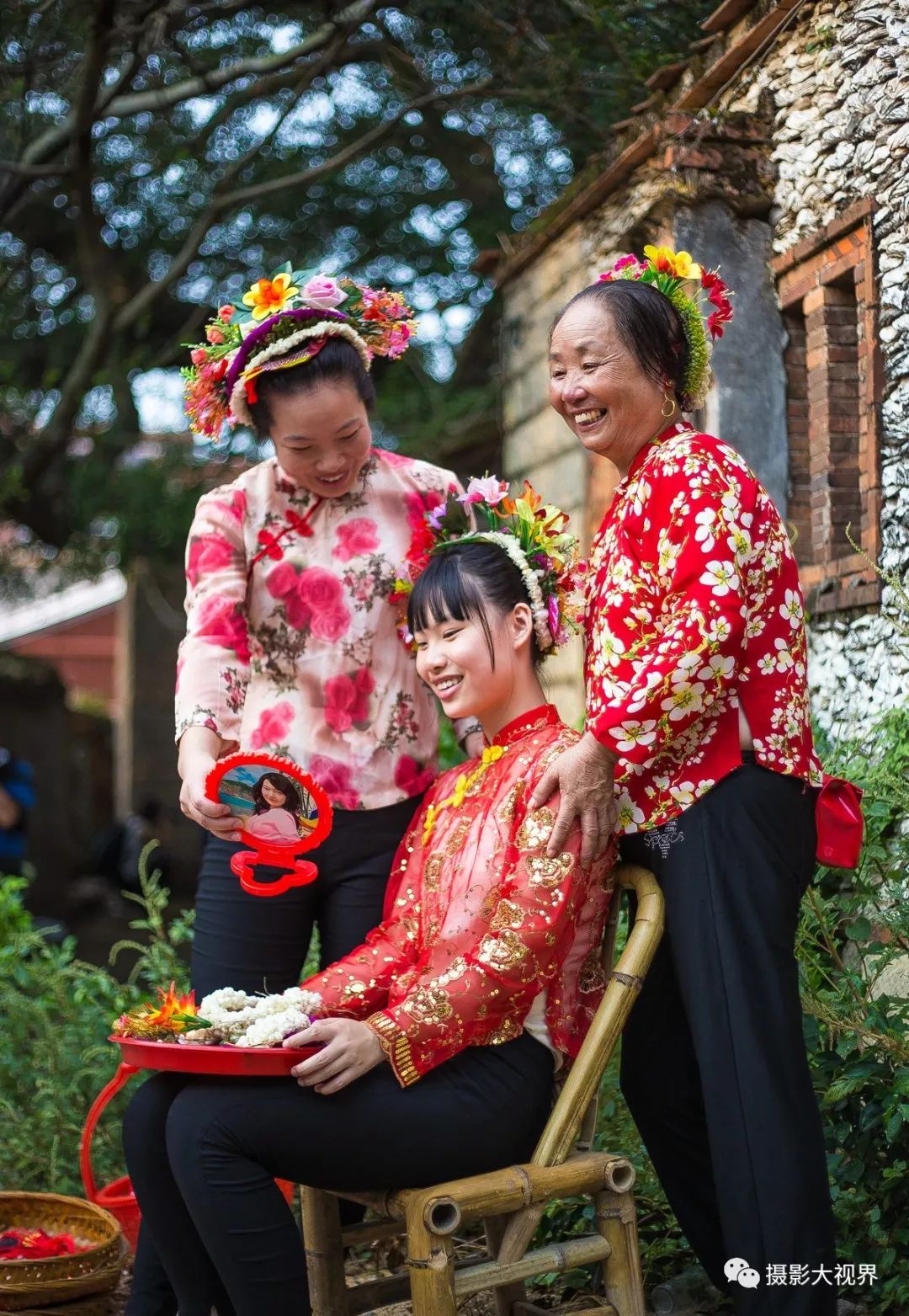 蟳蜅码头(夏勋南摄影)妈祖巡香(吴云轩摄影)妈祖巡香中,众多蟳蜅女