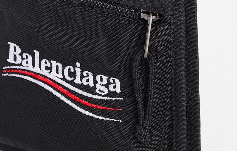 中性风单肩挎包！BALENCIAGA 2018 秋冬全新包款上架！泛亚电竞(图1)