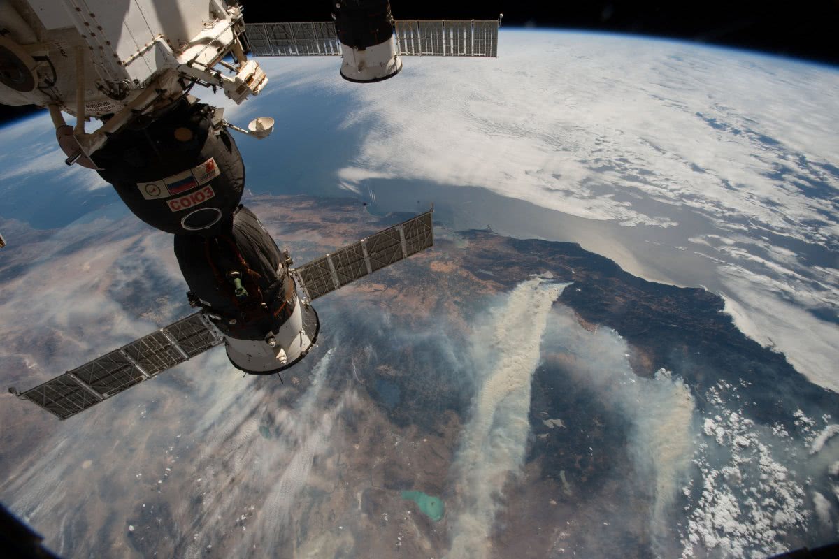 在地球上空250英里的巡航使宇航员对火灾有了独特的看法.