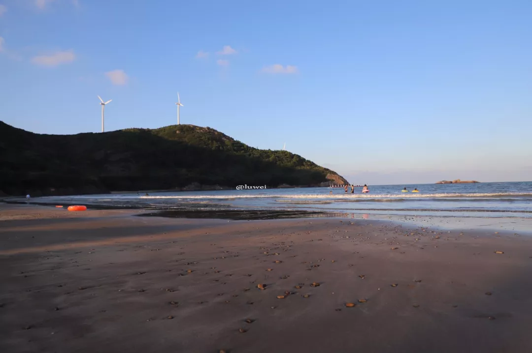 宁波还是这个沙滩最美!白浪细沙,蓝海贝壳,风车公路