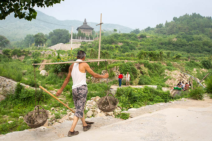 明村有多少人口_印度贫民窟有多少人口(2)