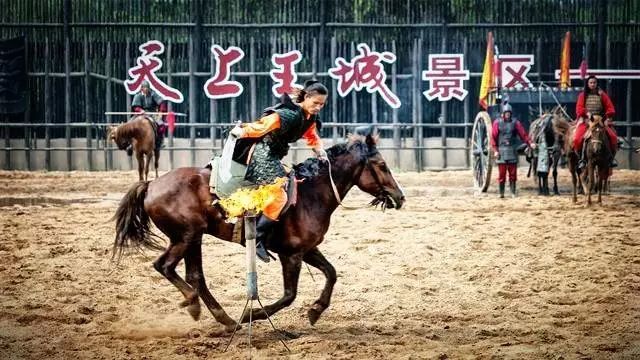 ——高山古装马战实景剧 以西周历史为背景的大型马术表演 伴随震天