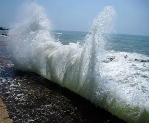 海水起潮是什么原理_西沙群岛海水图片