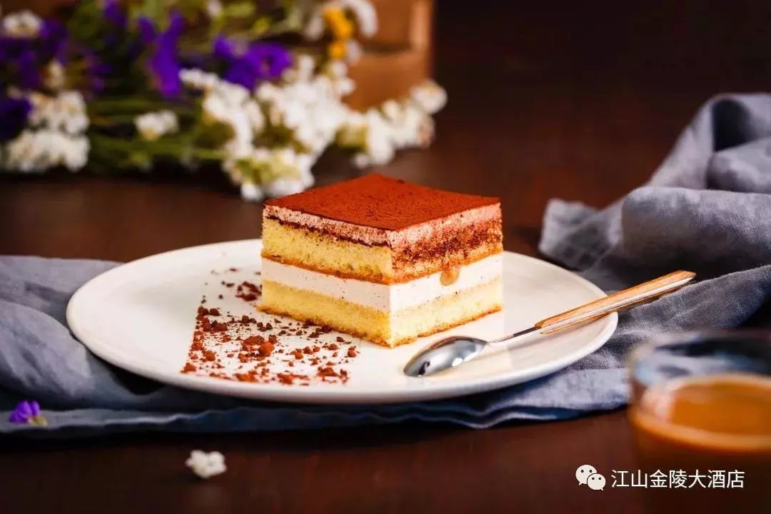 Tempting Tiramisu: A Rich and Decadent Italian Delight