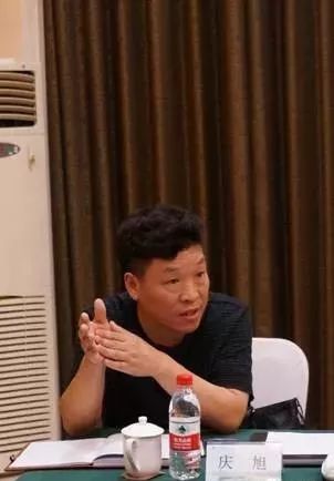 钦瑞兴主席与陈宇张恨无博士发言吴江书画院执行院长董水荣就祝嘉先生