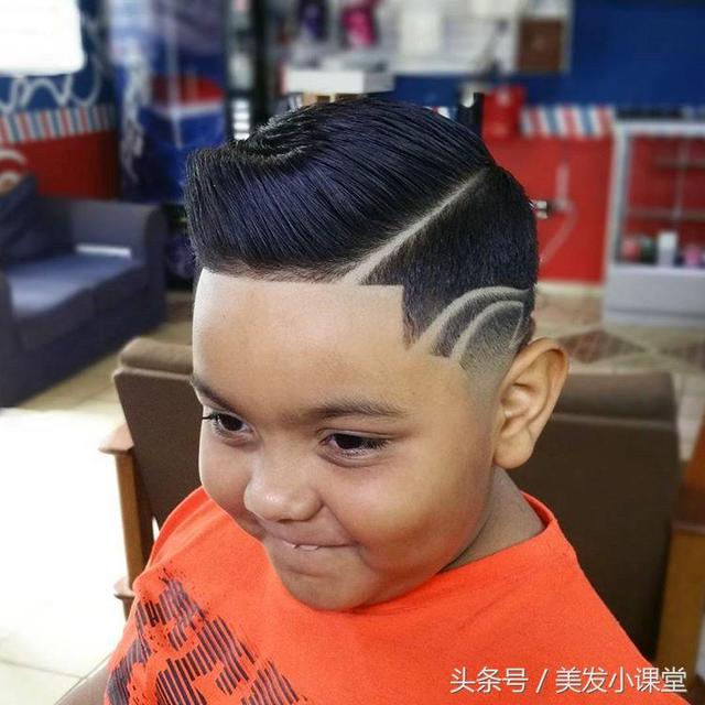 给孩子剪这样的发型,让他酷上一个暑假