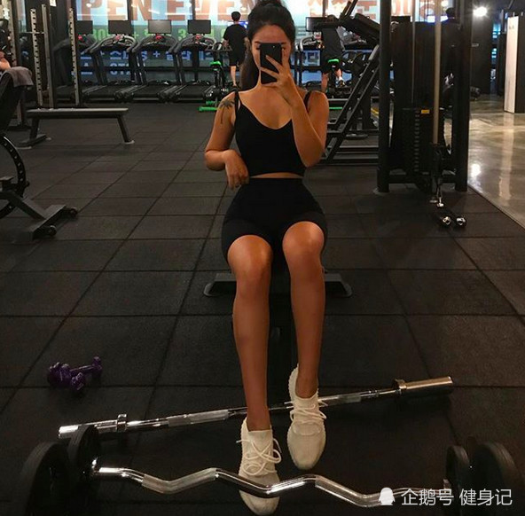 亚洲健身女神欧美范身材,小麦色肌肤,马甲线,粗腿!