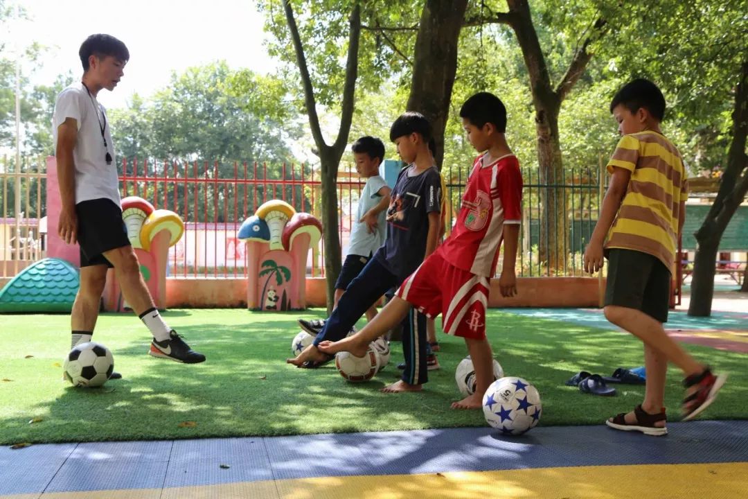 传承行知大爱,艺术照亮童年——南京晓庄学院行知爱心艺术夏令营活动