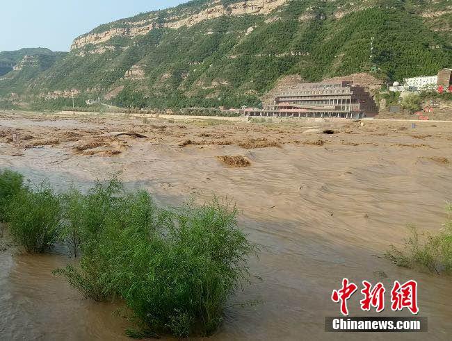 洪峰过境 山西黄河壶口景区临时关闭